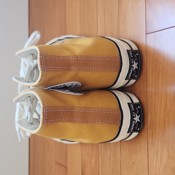 Converse Hightops - Picture 4 of 6